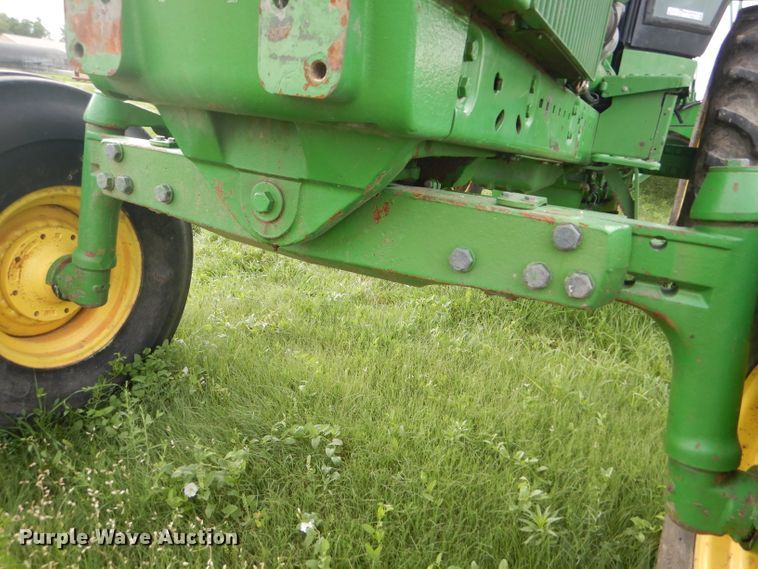 image for item FT9627 1988 John Deere 4250 tractor