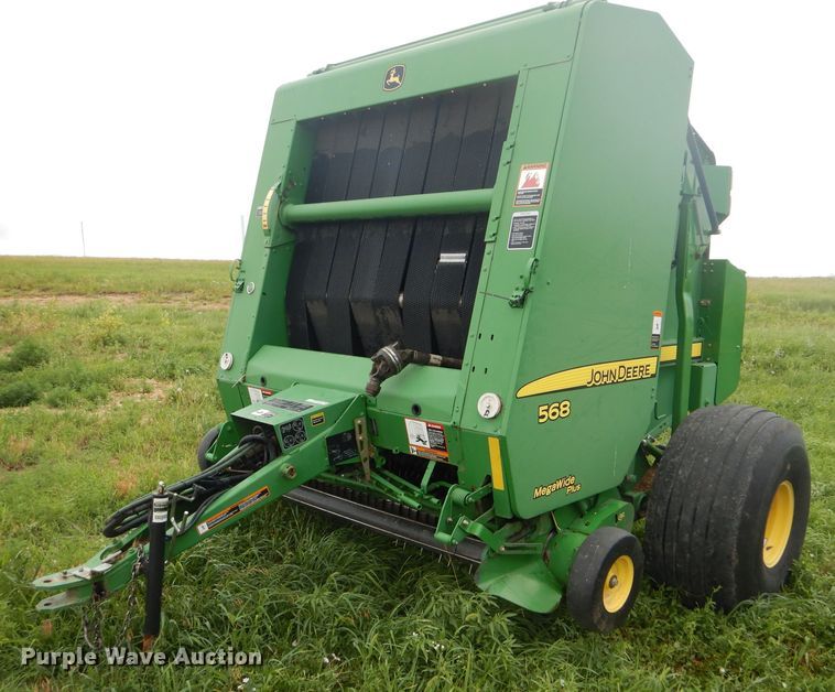image for item GH9499 2009 John Deere 568 Mega Wide Plus round baler