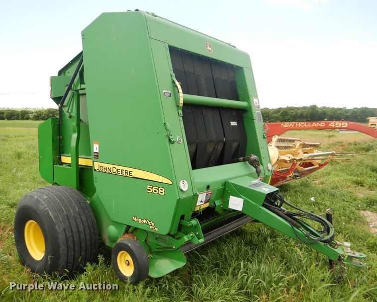 image for item GH9499 2009 John Deere 568 Mega Wide Plus round baler