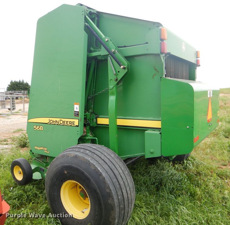 image for item GH9499 2009 John Deere 568 Mega Wide Plus round baler