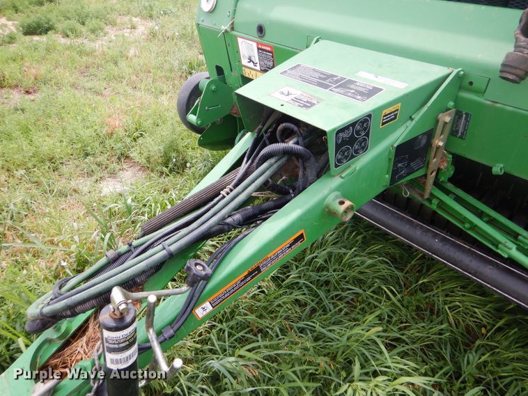image for item GH9499 2009 John Deere 568 Mega Wide Plus round baler