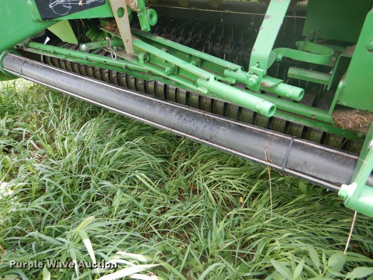 image for item GH9499 2009 John Deere 568 Mega Wide Plus round baler