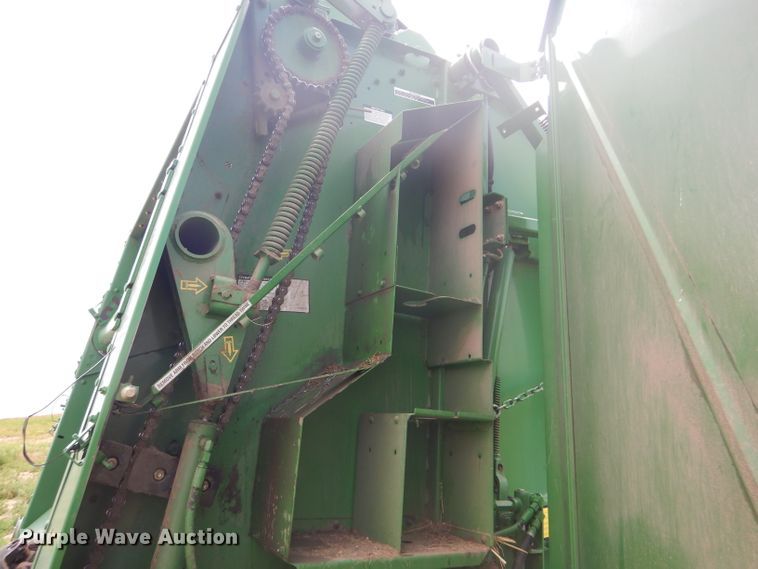 image for item GH9499 2009 John Deere 568 Mega Wide Plus round baler