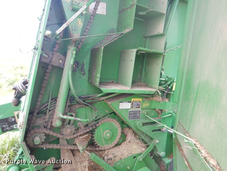 image for item GH9499 2009 John Deere 568 Mega Wide Plus round baler