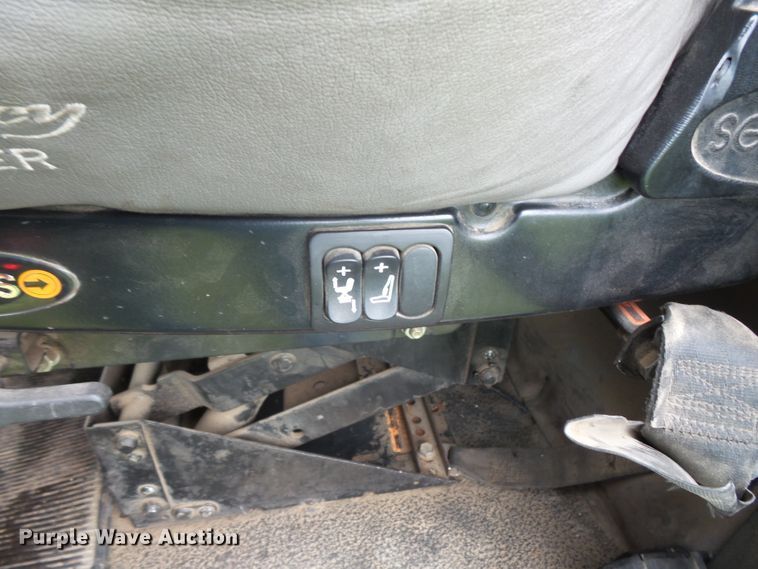 image for item DC4528 2001 Mack CH613 semi truck