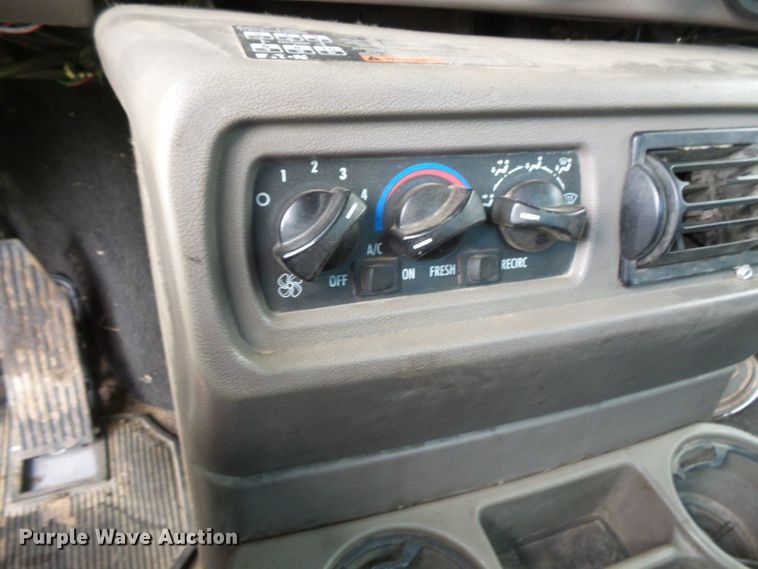 image for item DC4528 2001 Mack CH613 semi truck