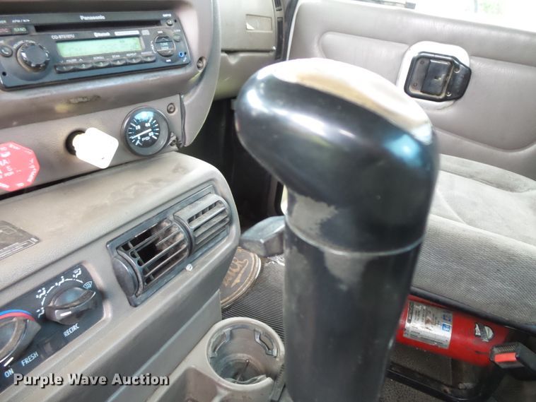 image for item DC4528 2001 Mack CH613 semi truck