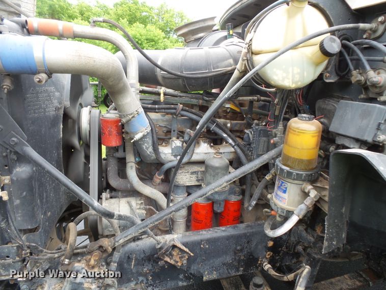 image for item DC4528 2001 Mack CH613 semi truck