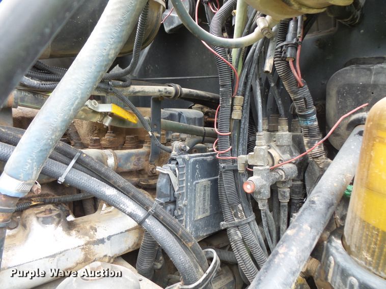 image for item DC4528 2001 Mack CH613 semi truck