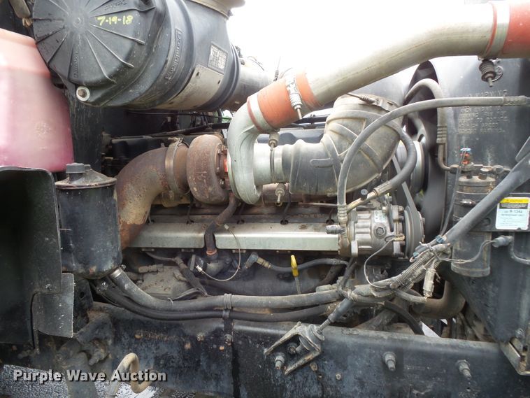 image for item DC4528 2001 Mack CH613 semi truck