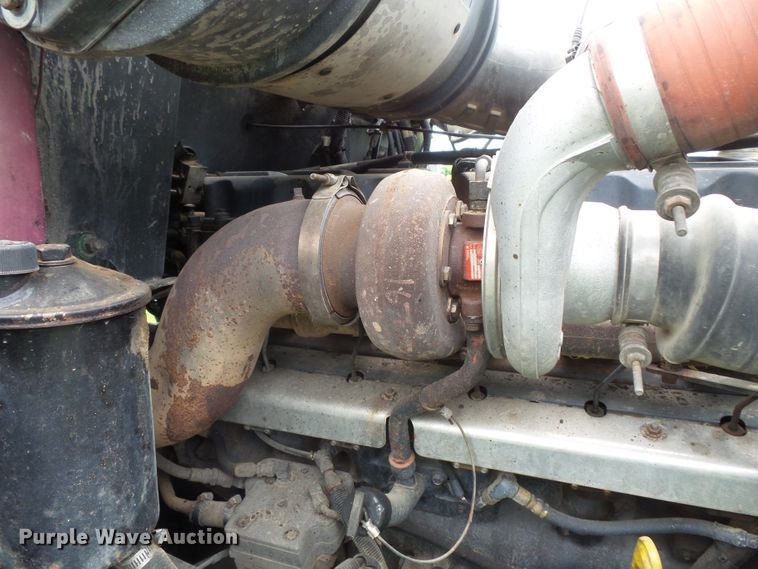 image for item DC4528 2001 Mack CH613 semi truck