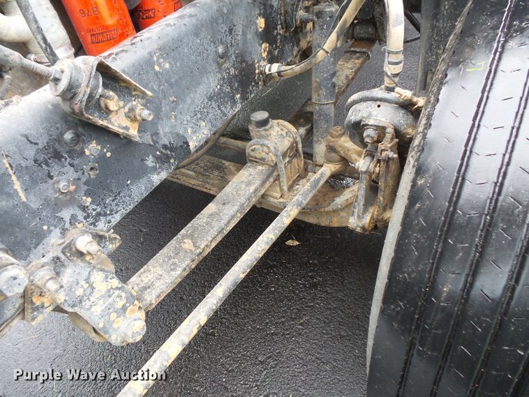 image for item DC4528 2001 Mack CH613 semi truck