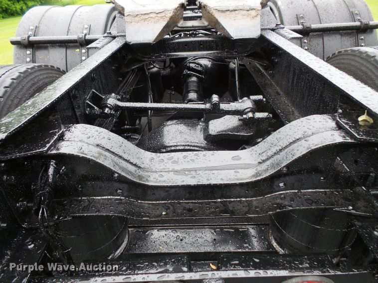 image for item DC4528 2001 Mack CH613 semi truck