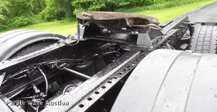 image for item DC4528 2001 Mack CH613 semi truck