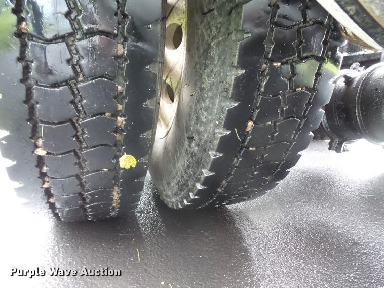 image for item DC4528 2001 Mack CH613 semi truck