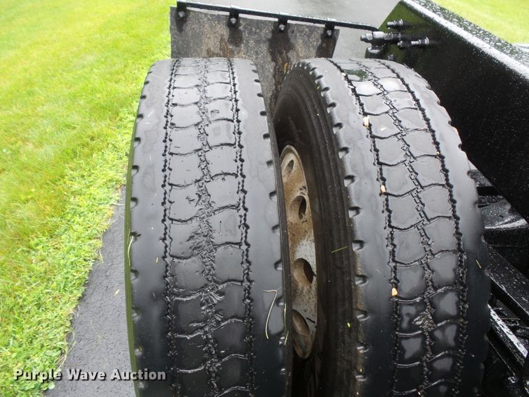 image for item DC4528 2001 Mack CH613 semi truck