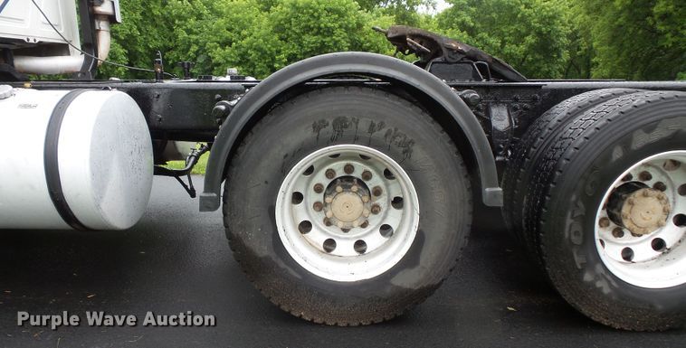 image for item DC4528 2001 Mack CH613 semi truck