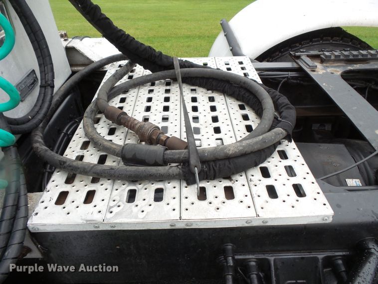 image for item DC4529 1999 Sterling A-Line semi truck