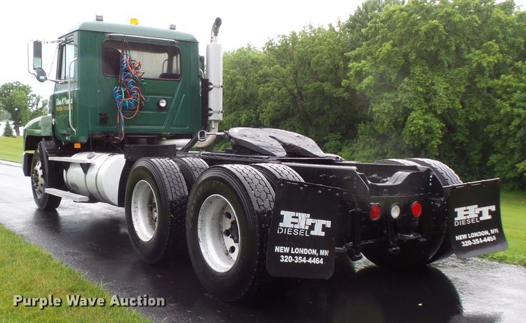 image for item DC4532 1995 Mack CH613 semi truck