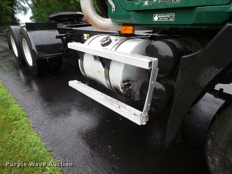 image for item DC4532 1995 Mack CH613 semi truck