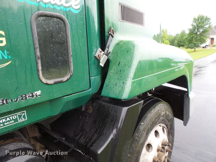 image for item DC4532 1995 Mack CH613 semi truck