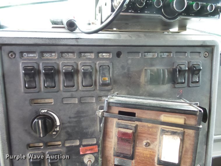 image for item DC4532 1995 Mack CH613 semi truck