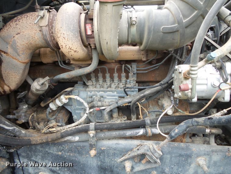 image for item DC4532 1995 Mack CH613 semi truck