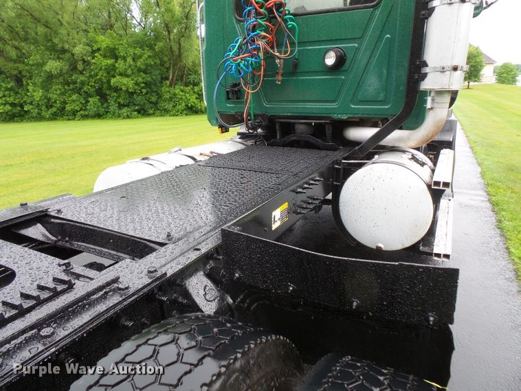 image for item DC4532 1995 Mack CH613 semi truck