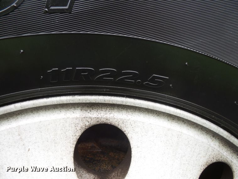 image for item DC4532 1995 Mack CH613 semi truck