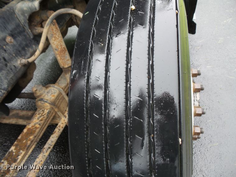 image for item DC4532 1995 Mack CH613 semi truck