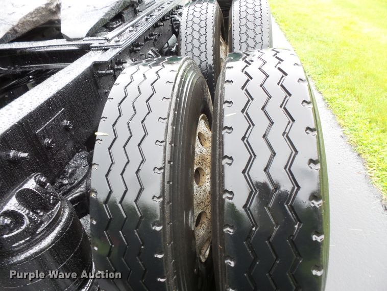 image for item DC4532 1995 Mack CH613 semi truck