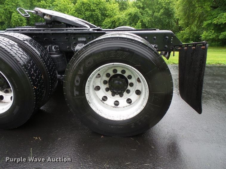 image for item DC4532 1995 Mack CH613 semi truck