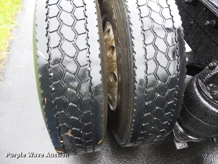 image for item DC4532 1995 Mack CH613 semi truck