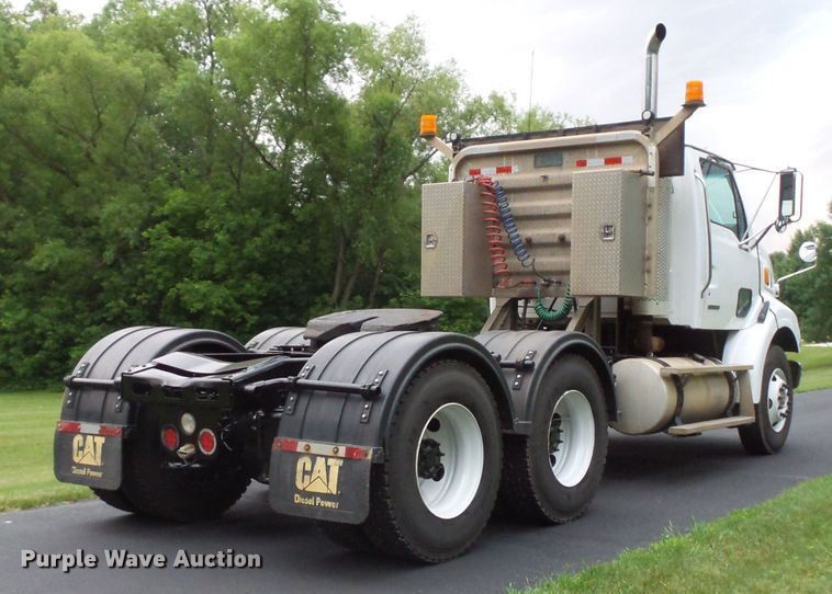 image for item DC4533 2007 Sterling L-Line semi truck