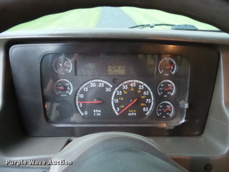 image for item DC4533 2007 Sterling L-Line semi truck