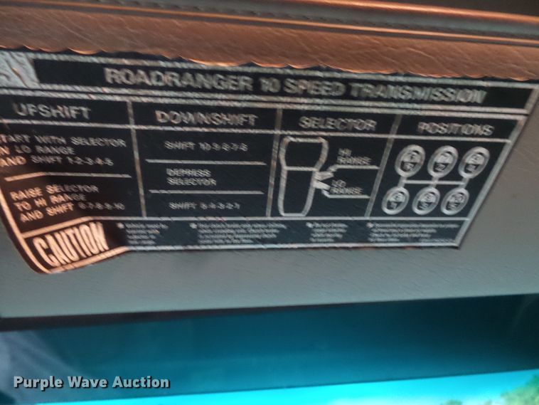 image for item DC4533 2007 Sterling L-Line semi truck