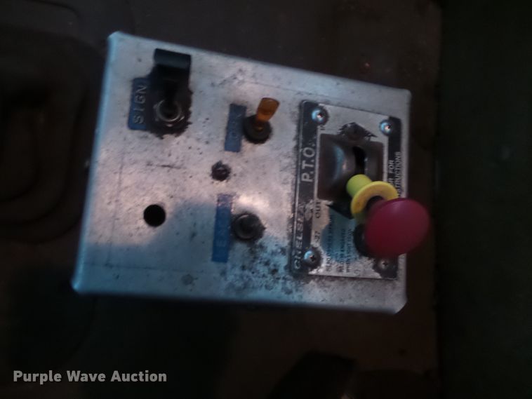 image for item DC4533 2007 Sterling L-Line semi truck