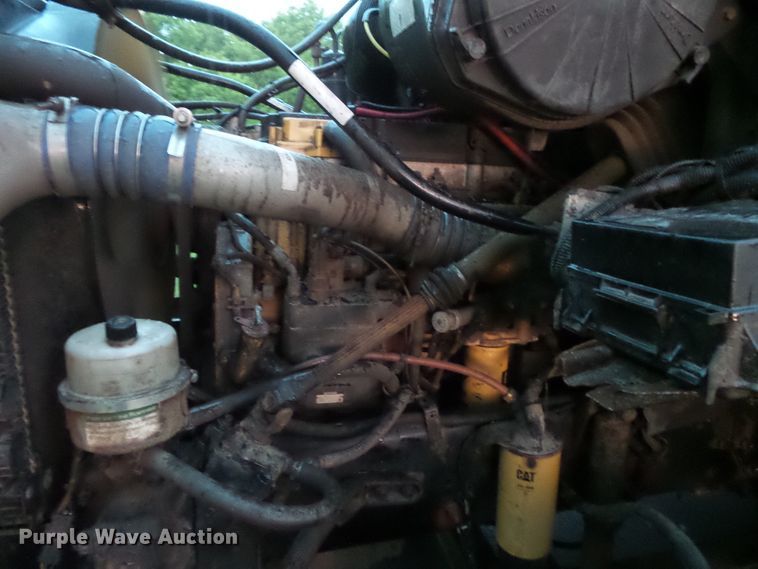 image for item DC4533 2007 Sterling L-Line semi truck