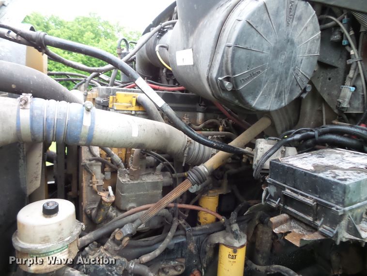 image for item DC4533 2007 Sterling L-Line semi truck