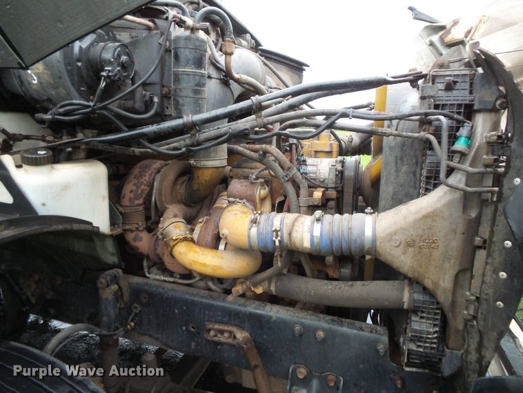 image for item DC4533 2007 Sterling L-Line semi truck