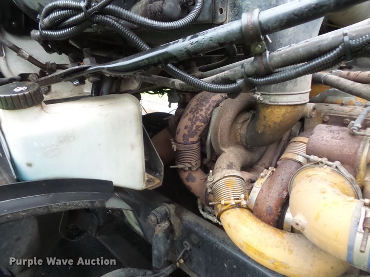 image for item DC4533 2007 Sterling L-Line semi truck