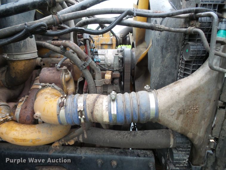 image for item DC4533 2007 Sterling L-Line semi truck