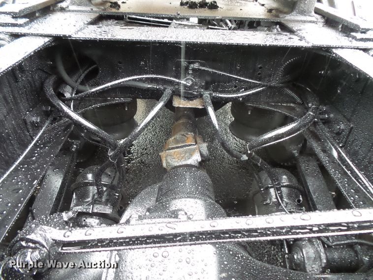 image for item DC4533 2007 Sterling L-Line semi truck