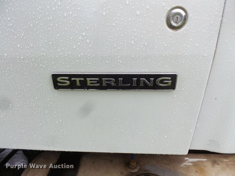 image for item DC4533 2007 Sterling L-Line semi truck