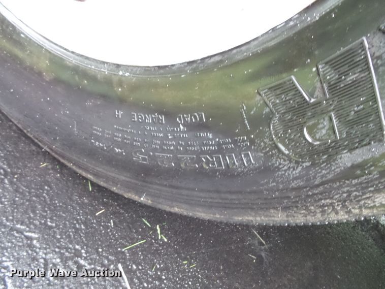 image for item DC4533 2007 Sterling L-Line semi truck