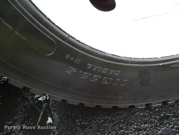 image for item DC4533 2007 Sterling L-Line semi truck