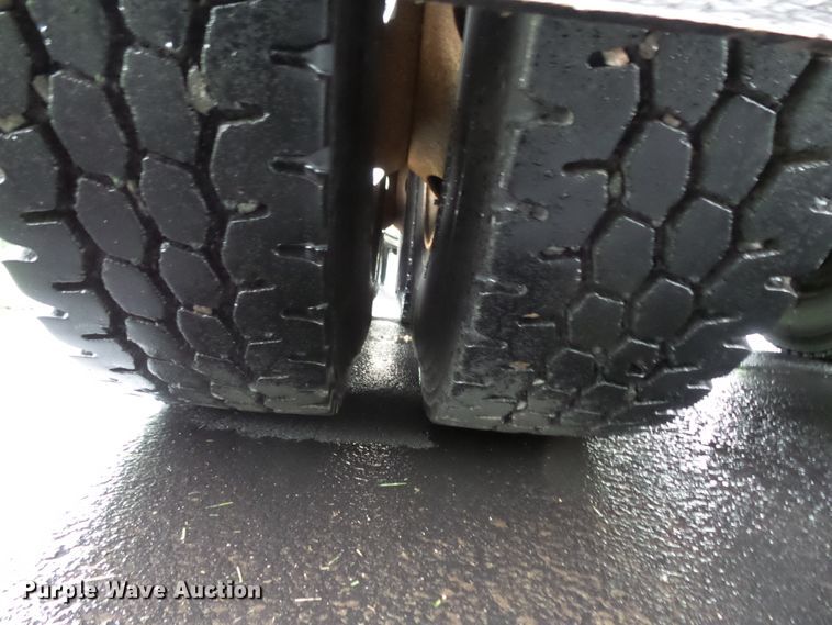 image for item DC4533 2007 Sterling L-Line semi truck