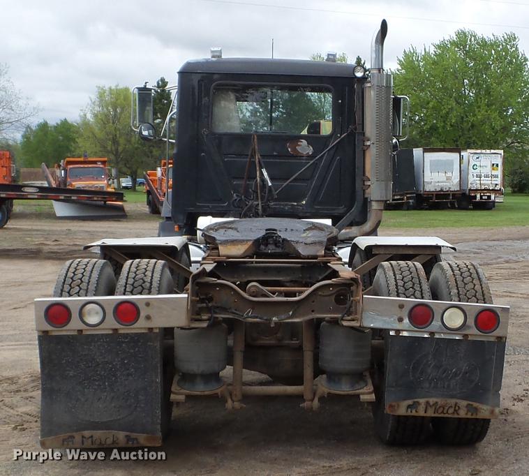 image for item DC4609 1991 Mack CH613 semi truck