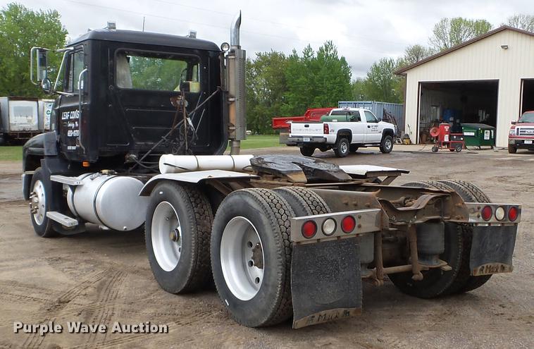 image for item DC4609 1991 Mack CH613 semi truck