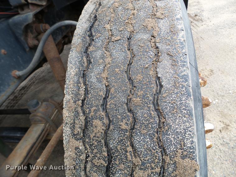 image for item DC4609 1991 Mack CH613 semi truck